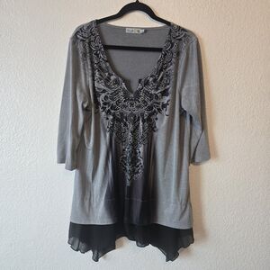 Unity world wear Large acemetrical hem 3/4 sleeve flowy tunic top